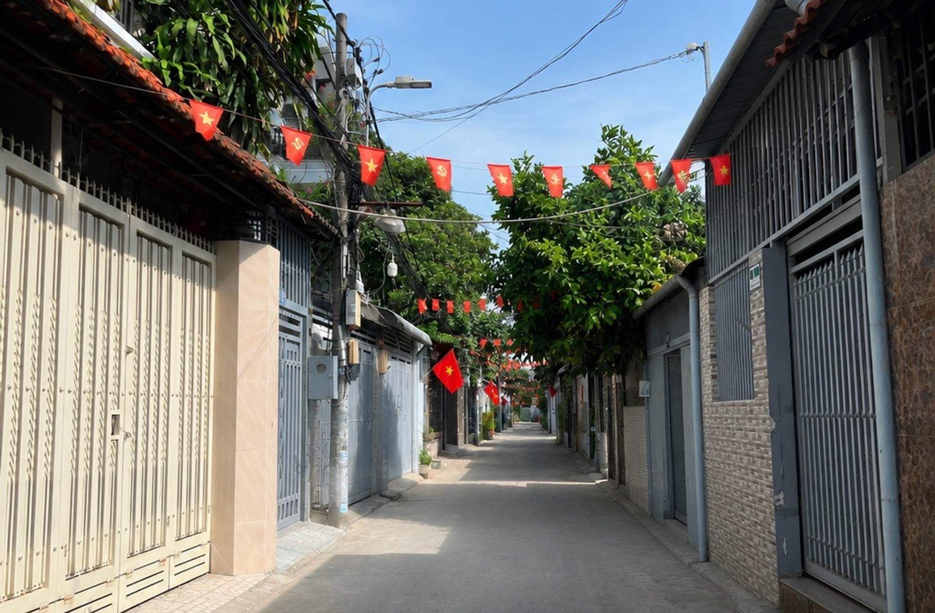 Bán Nhà 1 Trệt 2 Lầu Gần Chợ Hiệp Bình – Sổ Hồng Riêng, Dòng Tiền 15 Tr/Tháng