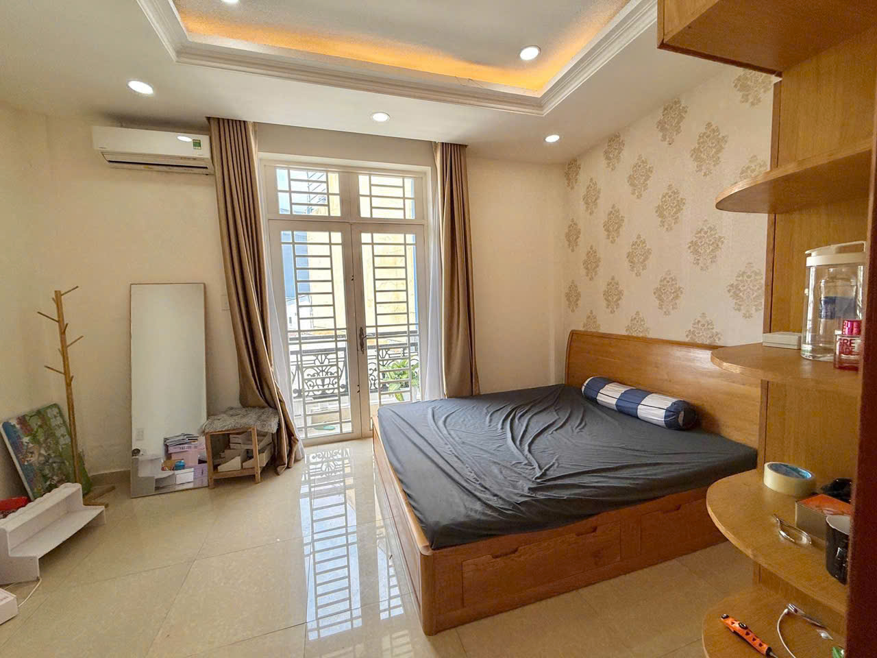 CHỦ GẤP BÁN GIẢM 200TR – NHÀ ĐẸP 3 TẦNG SÁT GIGAMALL & ĐH LUẬT – ĐƯỜNG XE Ô TÔ 🔥