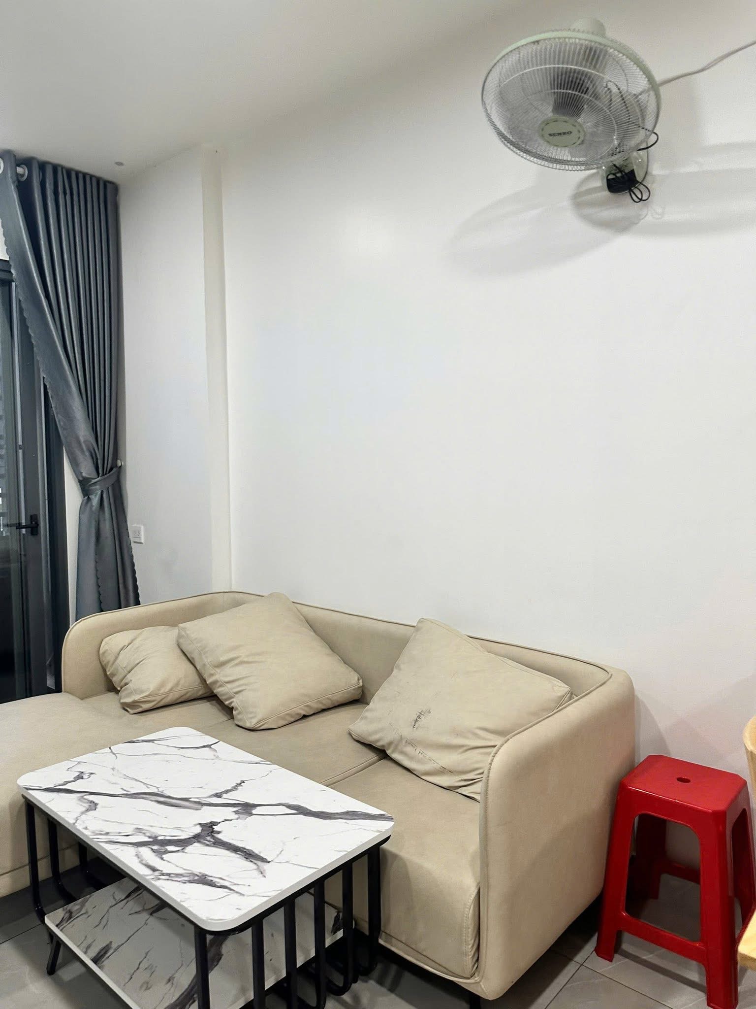 Cho thuê căn hộ full nội thất view hồ bơi thoáng mát